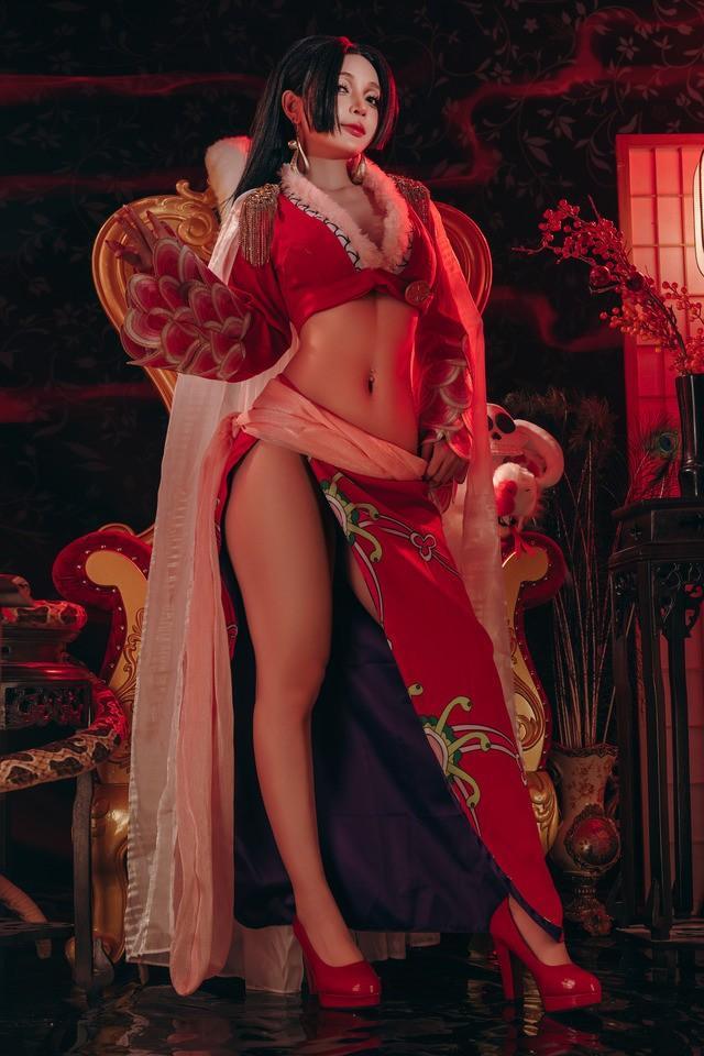 Umeko J – Boa Hancock [132P9V 2.01GB]