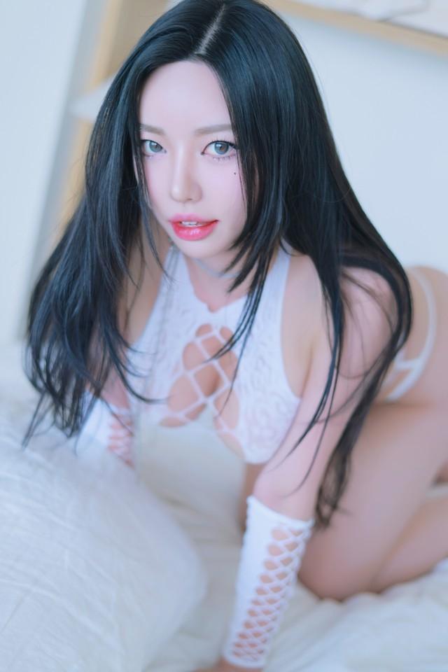 Donggeuran(董顾冉) – NO.016 Butterfly [198P+12V／13.2GB]